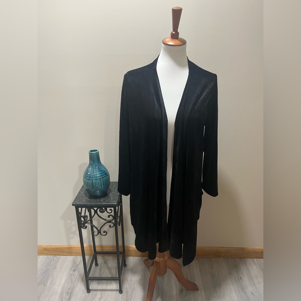 Metropolitan velour open-front shrug